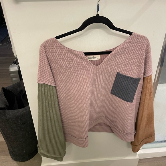 Peach Love California Tops - Colorblock Knit Sweater with Pocket